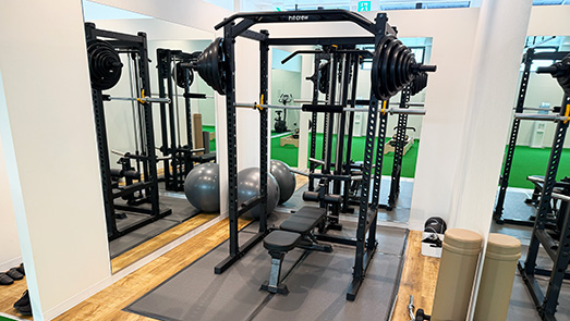 Dr. plus Fit（ドクタープラスフィット）北千里店の店内