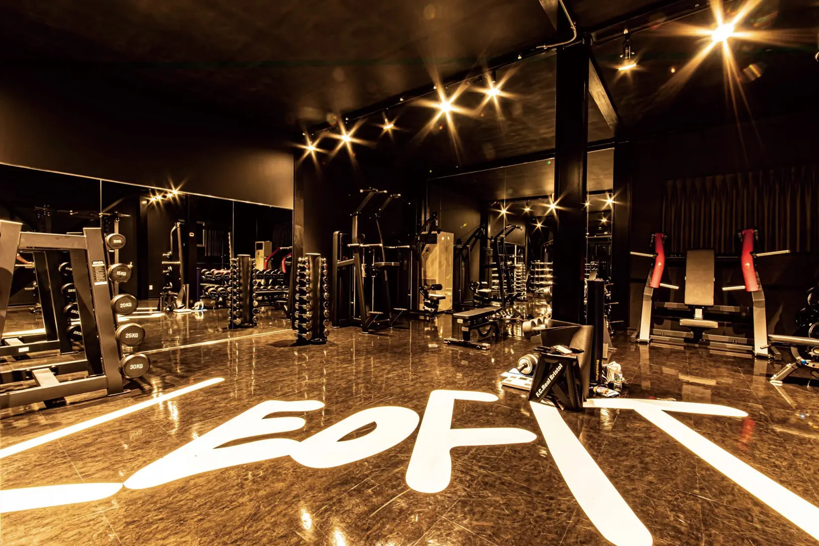パーソナルジム LEOFIT（レオフィット）の店内